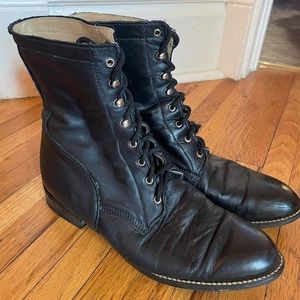 Black leather women’s size 10 vintage lace up boots
